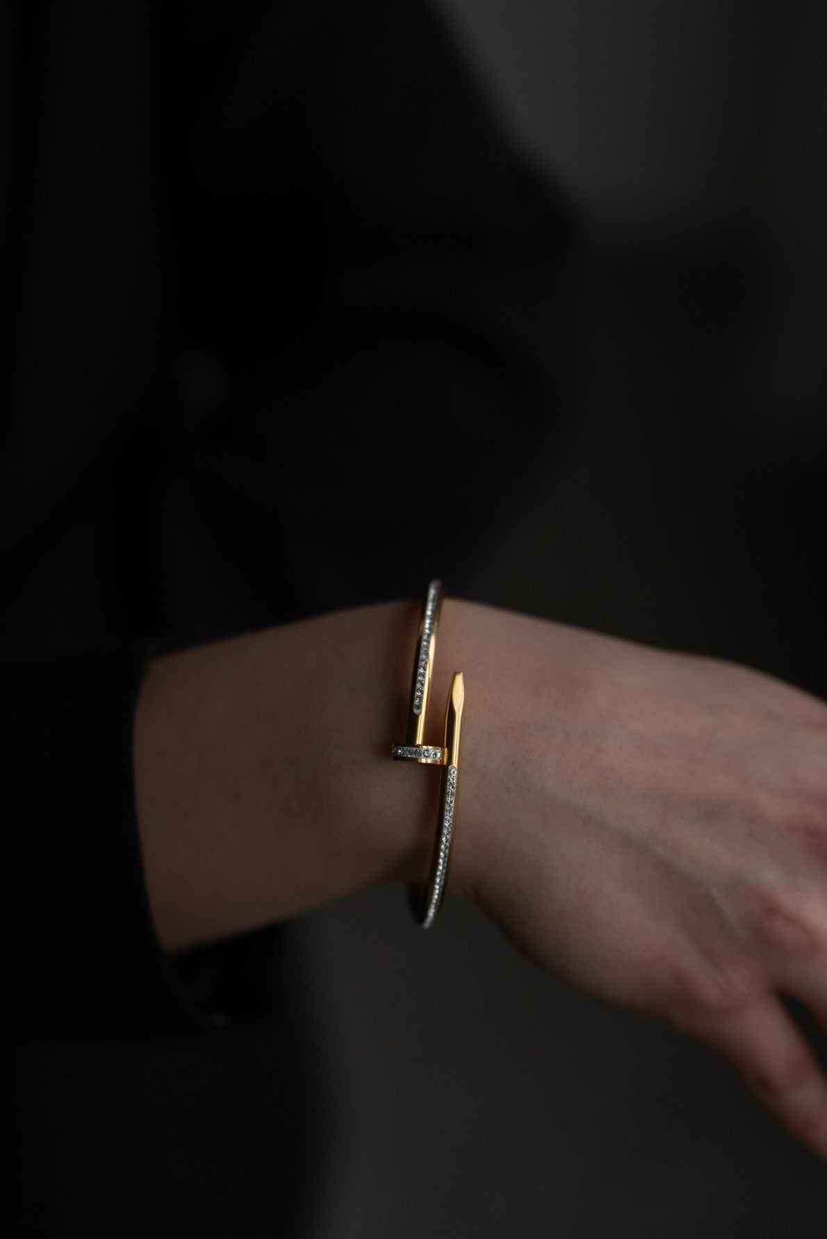 "INFINITY SPIKE" ROKASSPRĀDZE