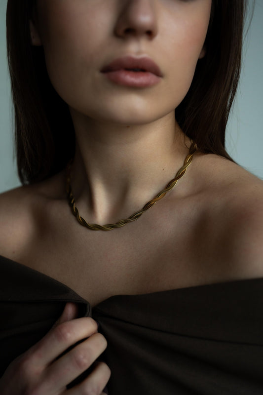 "ETERNAL TWIST" KAKLAROTA